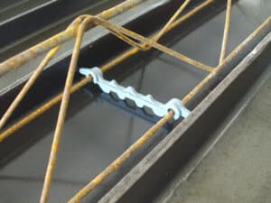 19 - Estribo Plástico LT laje treliçada