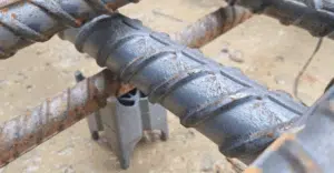 Cadeirinha reforçada para aços