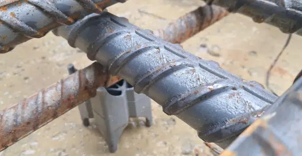 Cadeirinha reforçada para aços